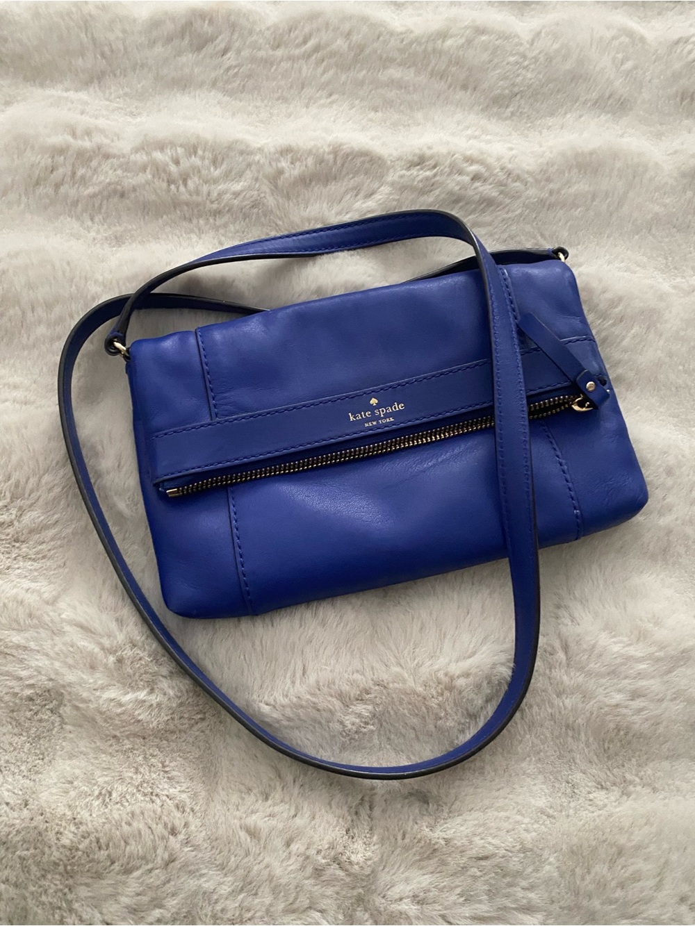 kate spade cobalt blue leather crossbody with front zip